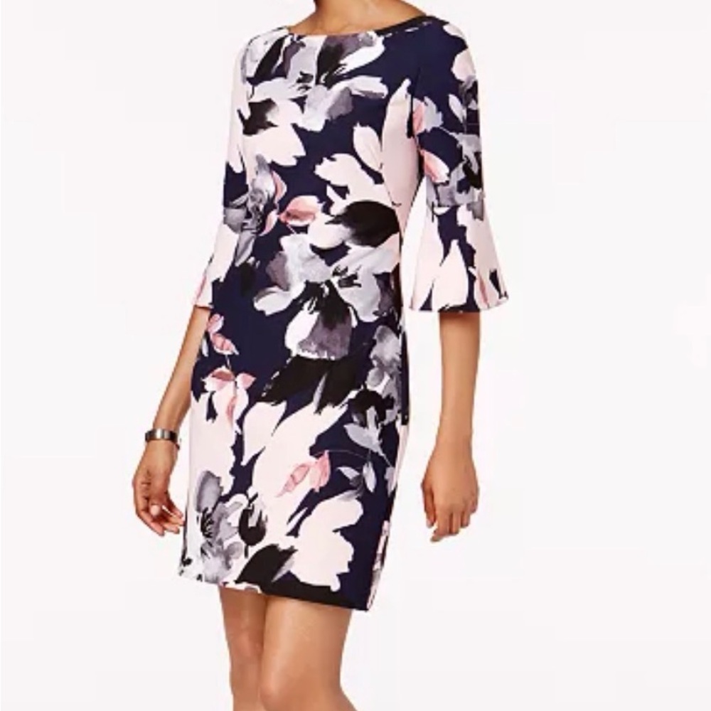 Vince Camuto women’s bell-sleeve floral print dress